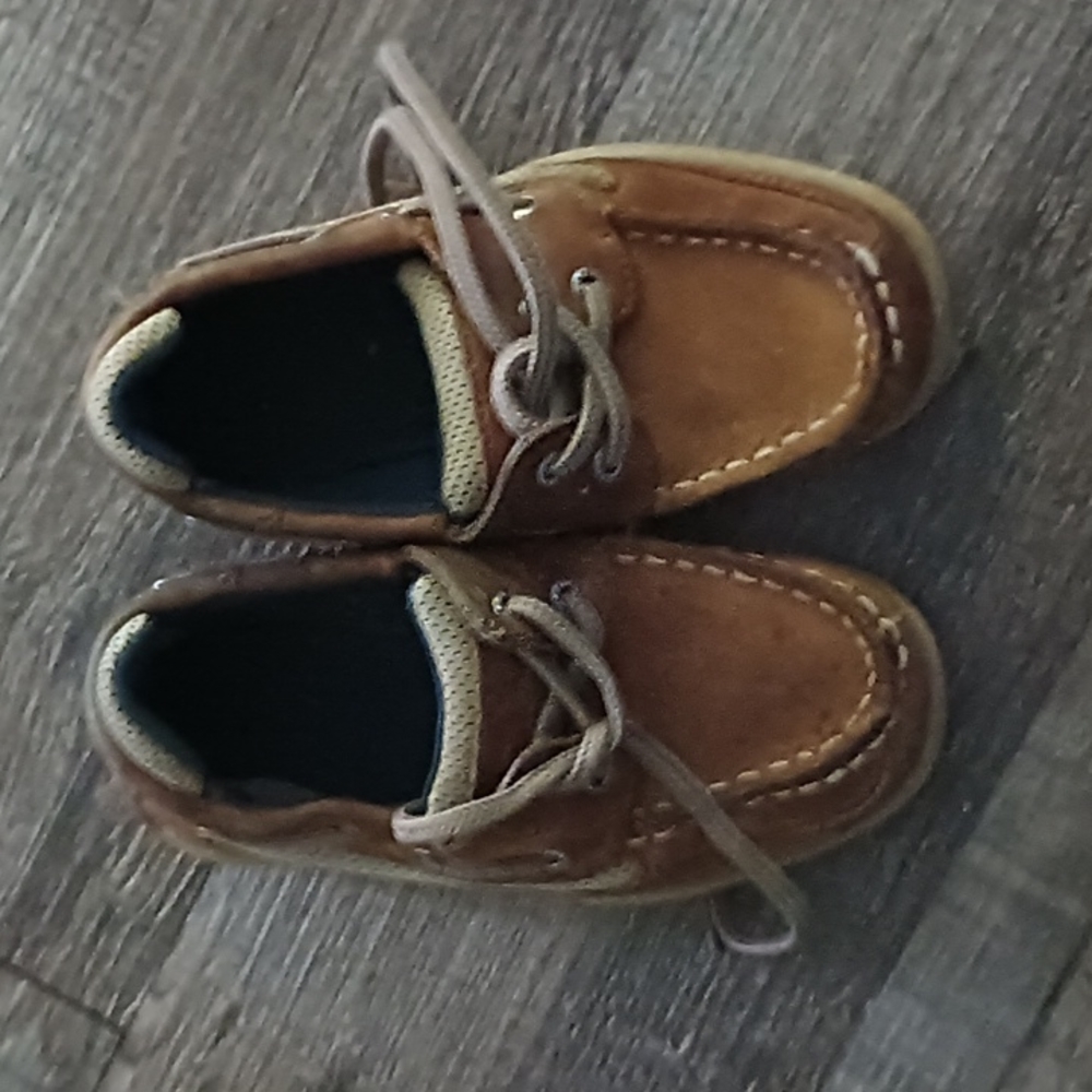 Boys sperry